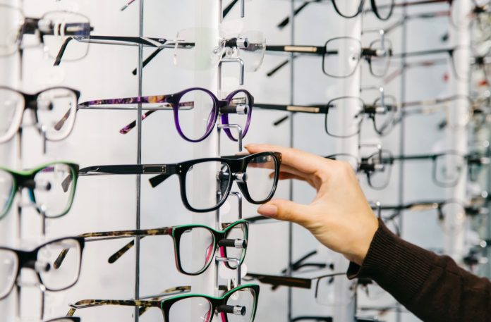 Enhance Your Look: Selecting Glasses That Suit Your Lifestyle